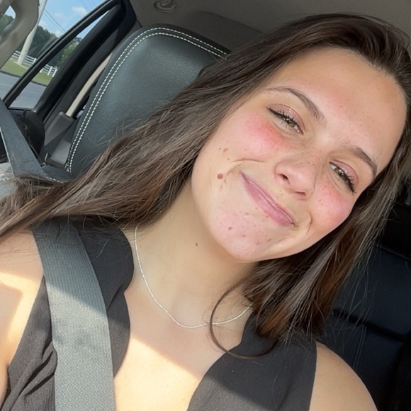 Meet your Posher, Lacey - Picture 10 of 11